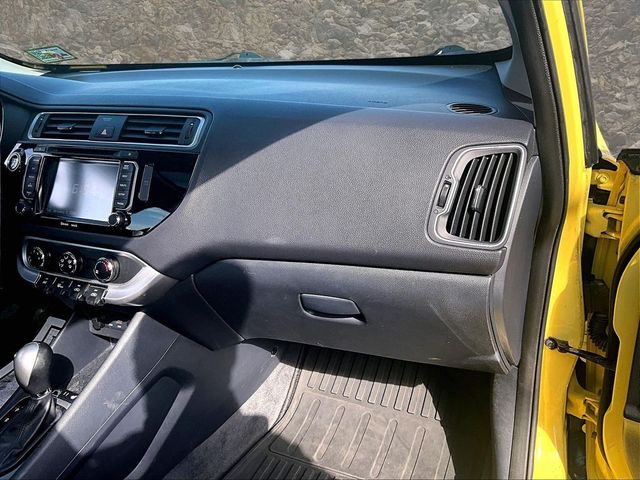 2016 Kia Rio 5-Door SX