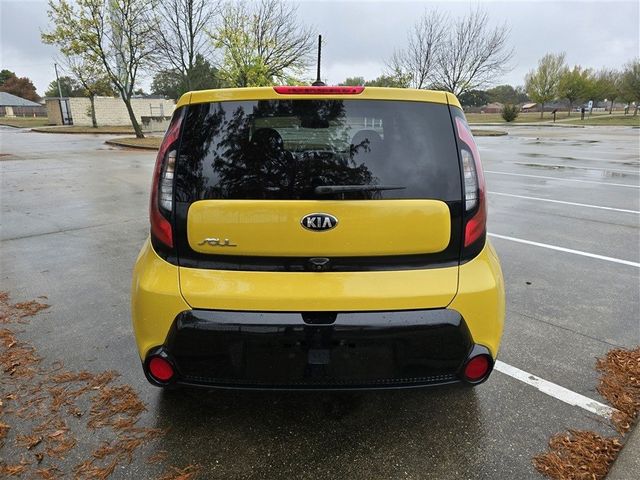 2016 Kia Soul + 2016 Kia Soul +