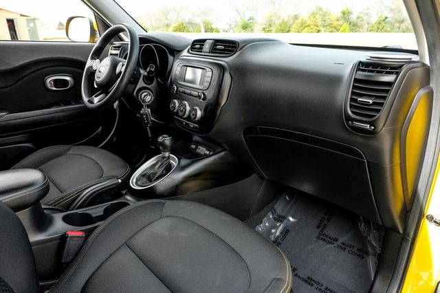 2016 Kia Soul + 2016 Kia Soul +