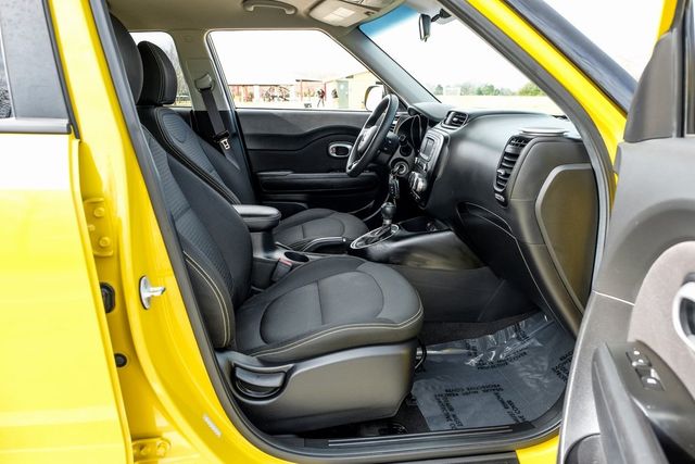 2016 Kia Soul + 2016 Kia Soul +