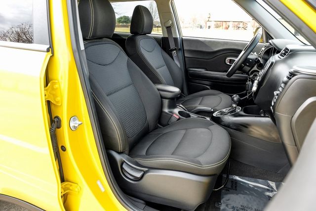 2016 Kia Soul + 2016 Kia Soul +