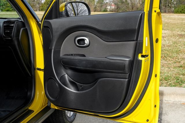 2016 Kia Soul + 2016 Kia Soul +