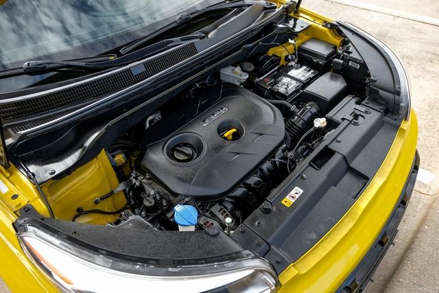 2016 Kia Soul + 2016 Kia Soul +