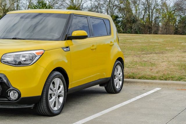 2016 Kia Soul + 2016 Kia Soul +