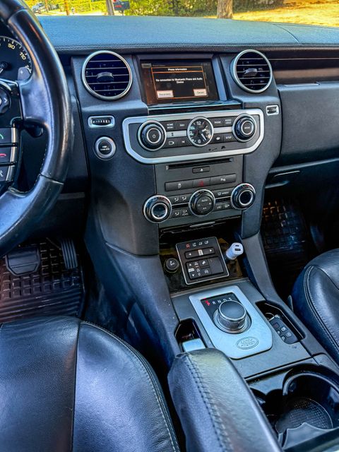 2016 Land Rover LR4 HSE | Agoura Hills, CA | SoCal Auto Group 2016 Land Rover LR4 HSE | Agoura Hills, CA | SoCal Auto Group