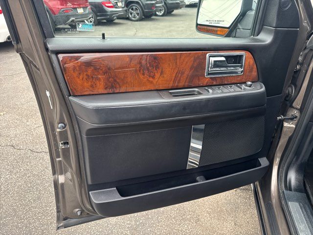 2016 Lincoln Navigator Select