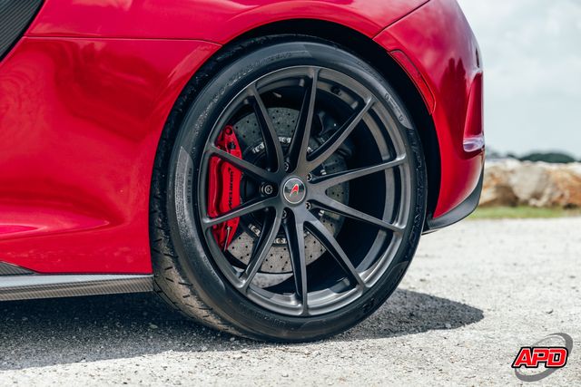 2016 McLaren 675LT 2016 McLaren 675LT