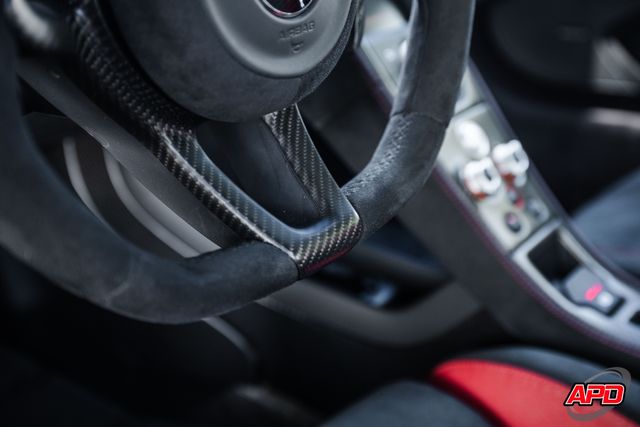 2016 McLaren 675LT 2016 McLaren 675LT