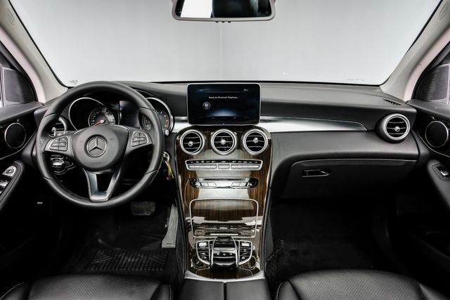 2016 Mercedes-Benz GLC 300 4MATIC OneOwner Nav&Pano PremiumPkg