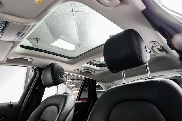 2016 Mercedes-Benz GLC 300 4MATIC OneOwner Nav&Pano PremiumPkg