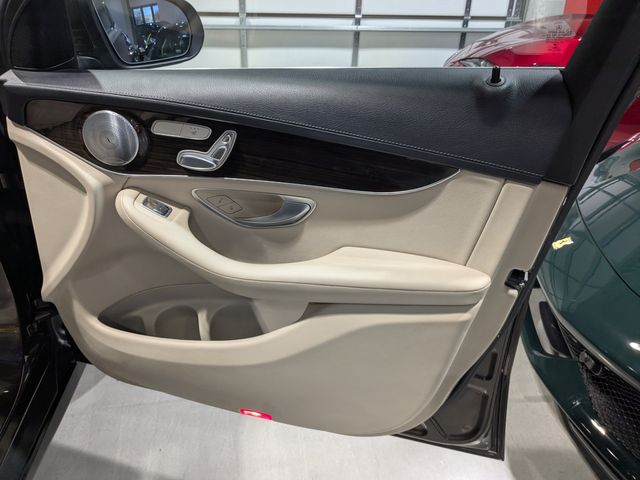 2016 Mercedes-Benz GLC 300 4MATIC | Lake Forest IL | Executive Motor Carz 2016 Mercedes-Benz GLC 300 4MATIC | Lake Forest IL | Executive Motor Carz