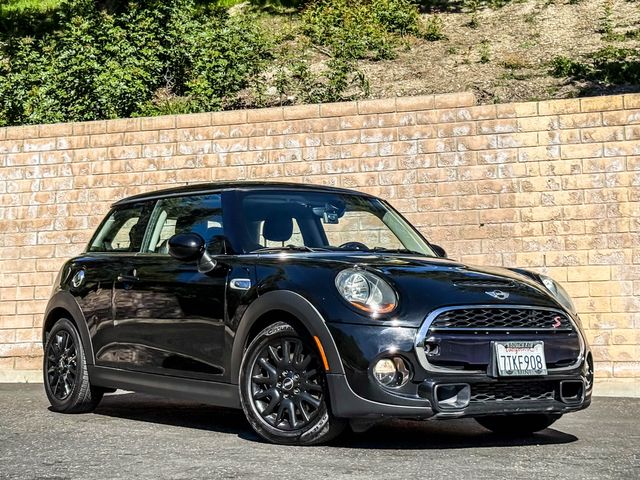 2016 Mini Hardtop 2 Door Cooper S | Agoura Hills, CA | SoCal Auto Group 2016 Mini Hardtop 2 Door Cooper S | Agoura Hills, CA | SoCal Auto Group