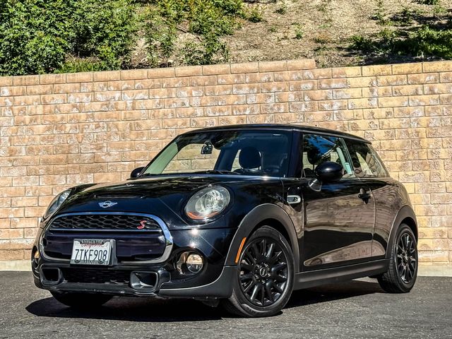 2016 Mini Hardtop 2 Door Cooper S | Agoura Hills, CA | SoCal Auto Group 2016 Mini Hardtop 2 Door Cooper S | Agoura Hills, CA | SoCal Auto Group