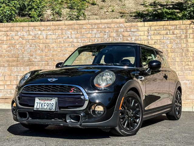 2016 Mini Hardtop 2 Door Cooper S | Agoura Hills, CA | SoCal Auto Group 2016 Mini Hardtop 2 Door Cooper S | Agoura Hills, CA | SoCal Auto Group