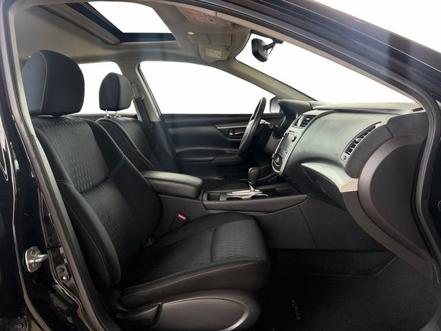 2016 Nissan ALTIMA SV Sunroof Navigation | Canton, Ohio | Ohio Auto Warehouse LLC