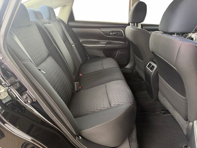 2016 Nissan ALTIMA SV Sunroof Navigation | Canton, Ohio | Ohio Auto Warehouse LLC