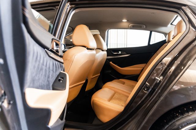 2016 Nissan Maxima 3.5 SR CLEAN CARFAX ONE OWNER NAV LOADED LEATHER