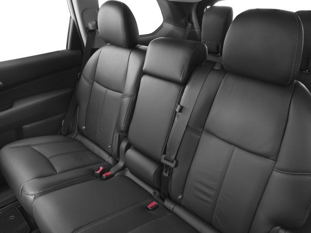 2016 Nissan Pathfinder  4WD 3RD ROW