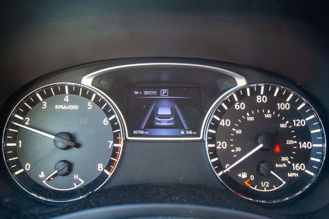 2016 Nissan Pathfinder  4WD 3RD ROW