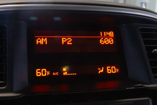 2016 Nissan Pathfinder  4WD 3RD ROW