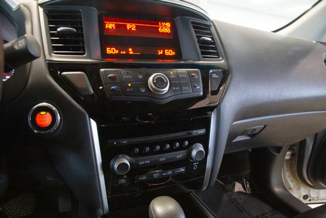 2016 Nissan Pathfinder  4WD 3RD ROW