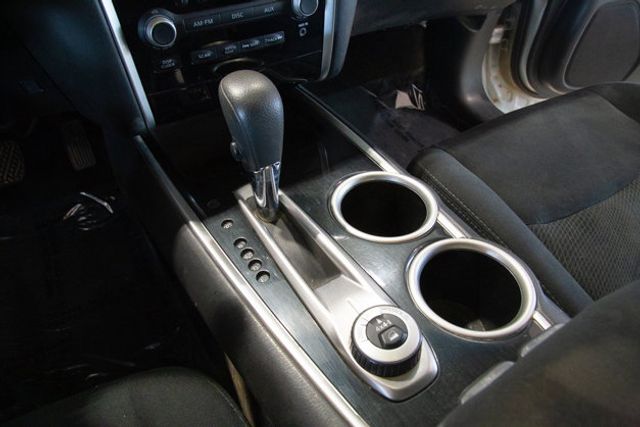 2016 Nissan Pathfinder  4WD 3RD ROW