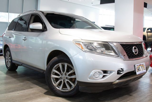 2016 Nissan Pathfinder  4WD 3RD ROW