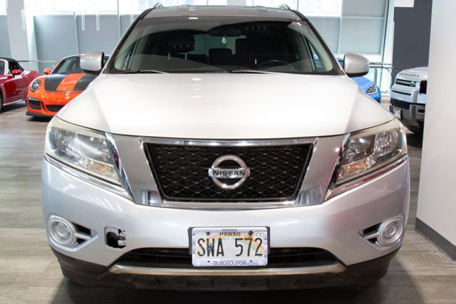 2016 Nissan Pathfinder  4WD 3RD ROW