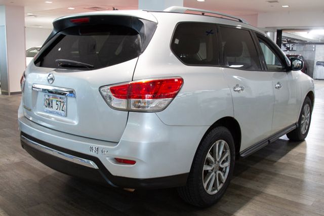 2016 Nissan Pathfinder  4WD 3RD ROW