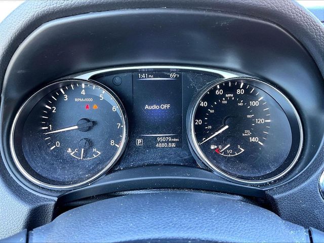 2016 Nissan Rogue SV