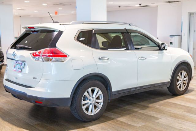 2016 Nissan Rogue SV 3rd row