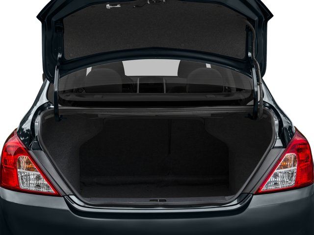 2016 Nissan Versa SV