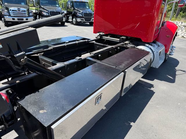 2016 Peterbilt 337