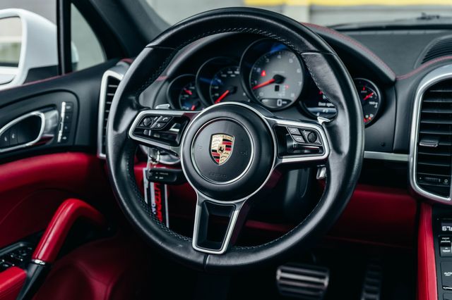 2016 Porsche Cayenne S | Addison, TX | Apex Auto Sports