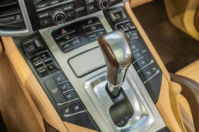 2016 Porsche Cayenne Turbo PREMIUM / AWD / 4.8L TWIN TURBO V8 | Austin, TX | Rocky Mountain Truck Stop Austin 2016 Porsche Cayenne Turbo PREMIUM / AWD / 4.8L TWIN TURBO V8 | Austin, TX | Rocky Mountain Truck Stop Austin