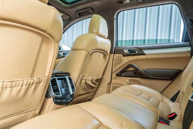 2016 Porsche Cayenne Turbo PREMIUM / AWD / 4.8L TWIN TURBO V8 | Austin, TX | Rocky Mountain Truck Stop Austin 2016 Porsche Cayenne Turbo PREMIUM / AWD / 4.8L TWIN TURBO V8 | Austin, TX | Rocky Mountain Truck Stop Austin