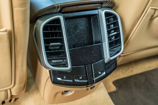 2016 Porsche Cayenne Turbo PREMIUM / AWD / 4.8L TWIN TURBO V8 | Dallas, TX | Rocky Mountain Truck Stop Dallas 2016 Porsche Cayenne Turbo PREMIUM / AWD / 4.8L TWIN TURBO V8 | Dallas, TX | Rocky Mountain Truck Stop Dallas