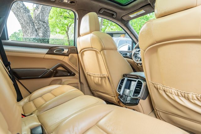2016 Porsche Cayenne Turbo PREMIUM / AWD / 4.8L TWIN TURBO V8 | Austin, TX | Rocky Mountain Truck Stop Austin 2016 Porsche Cayenne Turbo PREMIUM / AWD / 4.8L TWIN TURBO V8 | Austin, TX | Rocky Mountain Truck Stop Austin