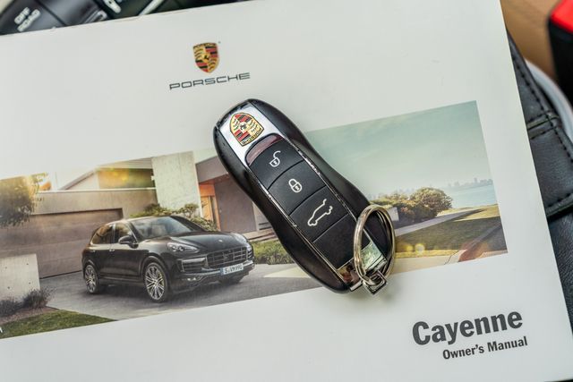 2016 Porsche Cayenne Turbo PREMIUM / AWD / 4.8L TWIN TURBO V8 | Austin, TX | Rocky Mountain Truck Stop Austin 2016 Porsche Cayenne Turbo PREMIUM / AWD / 4.8L TWIN TURBO V8 | Austin, TX | Rocky Mountain Truck Stop Austin
