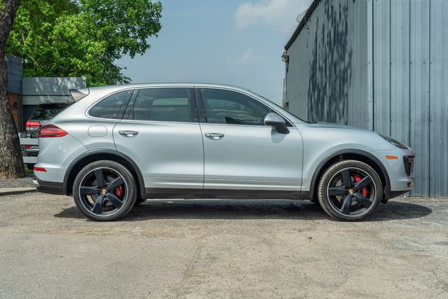 2016 Porsche Cayenne Turbo PREMIUM / AWD / 4.8L TWIN TURBO V8 | Austin, TX | Rocky Mountain Truck Stop Austin 2016 Porsche Cayenne Turbo PREMIUM / AWD / 4.8L TWIN TURBO V8 | Austin, TX | Rocky Mountain Truck Stop Austin