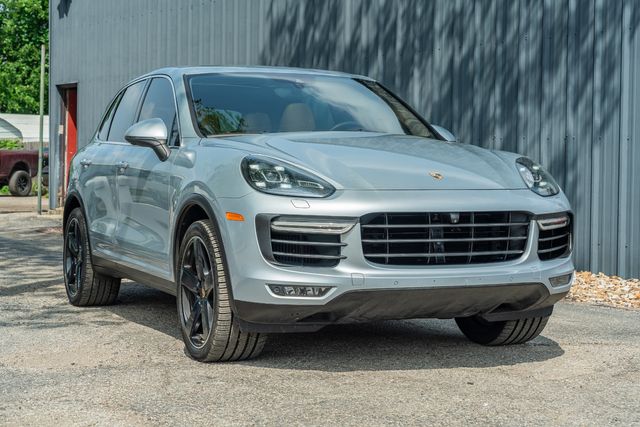 2016 Porsche Cayenne Turbo PREMIUM / AWD / 4.8L TWIN TURBO V8 | Austin, TX | Rocky Mountain Truck Stop Austin 2016 Porsche Cayenne Turbo PREMIUM / AWD / 4.8L TWIN TURBO V8 | Austin, TX | Rocky Mountain Truck Stop Austin