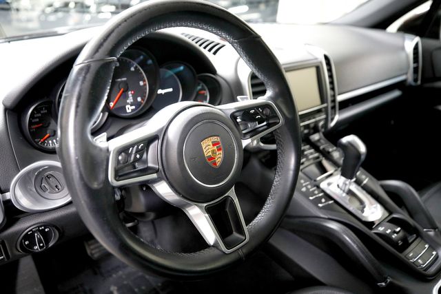 2016 Porsche Cayenne Diesel | Burbank, California | MDK International 2016 Porsche Cayenne Diesel | Burbank, California | MDK International