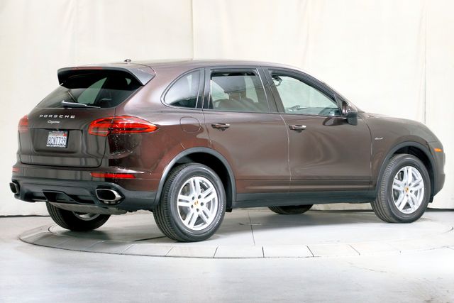 2016 Porsche Cayenne Diesel | Burbank, California | MDK International 2016 Porsche Cayenne Diesel | Burbank, California | MDK International
