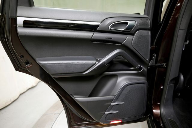 2016 Porsche Cayenne Diesel | Burbank, California | MDK International 2016 Porsche Cayenne Diesel | Burbank, California | MDK International