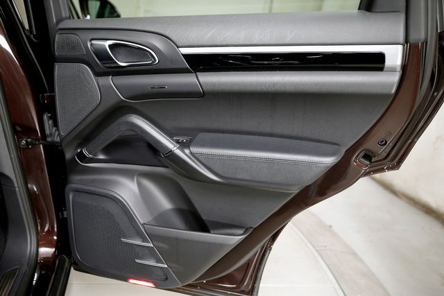 2016 Porsche Cayenne Diesel | Burbank, California | MDK International 2016 Porsche Cayenne Diesel | Burbank, California | MDK International