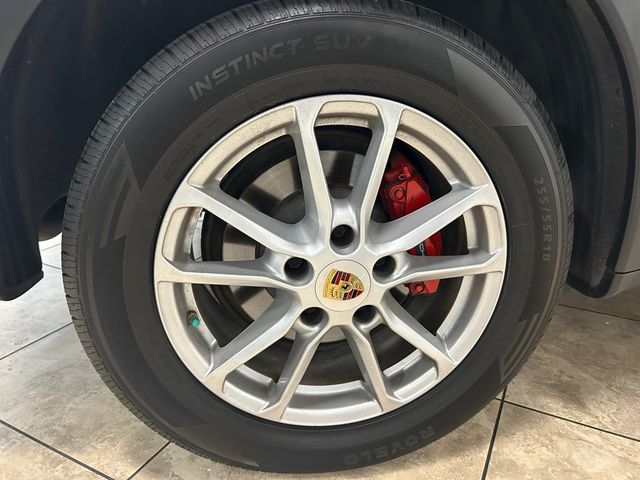 2016 Porsche Cayenne Base