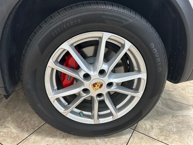 2016 Porsche Cayenne Base