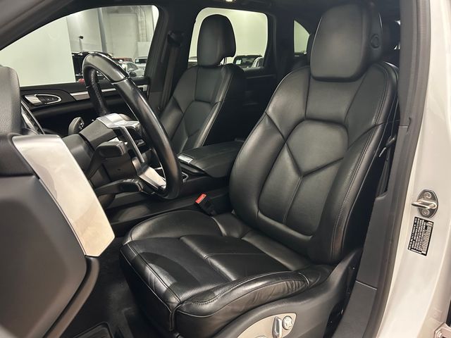 2016 Porsche Cayenne Base