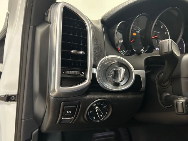 2016 Porsche Cayenne Base