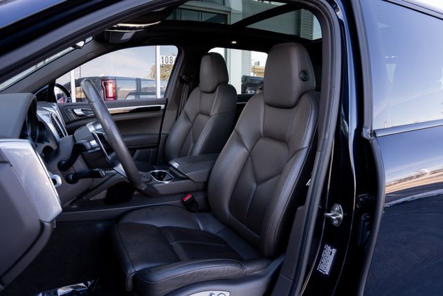 2016 Porsche Cayenne S AWD / PORSCHE SERVICED / CLEAN CARFAX / LOADED | Austin, TX | Rocky Mountain Truck Stop Austin